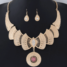 C11022485 Gold wing maroon bead choker necklace & earrings set
