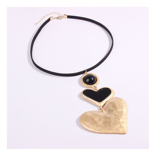 A-QD-N6801 Dangling Big Hearts & Black Pearl Necklace - Click Image to Close