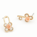 C10111666 Light gold tiny pin flower korean earstuds accessories