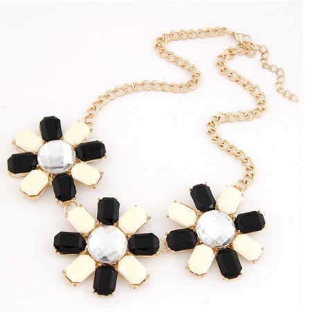 C08110185 Black white flower summer statement necklace malaysia - Click Image to Close